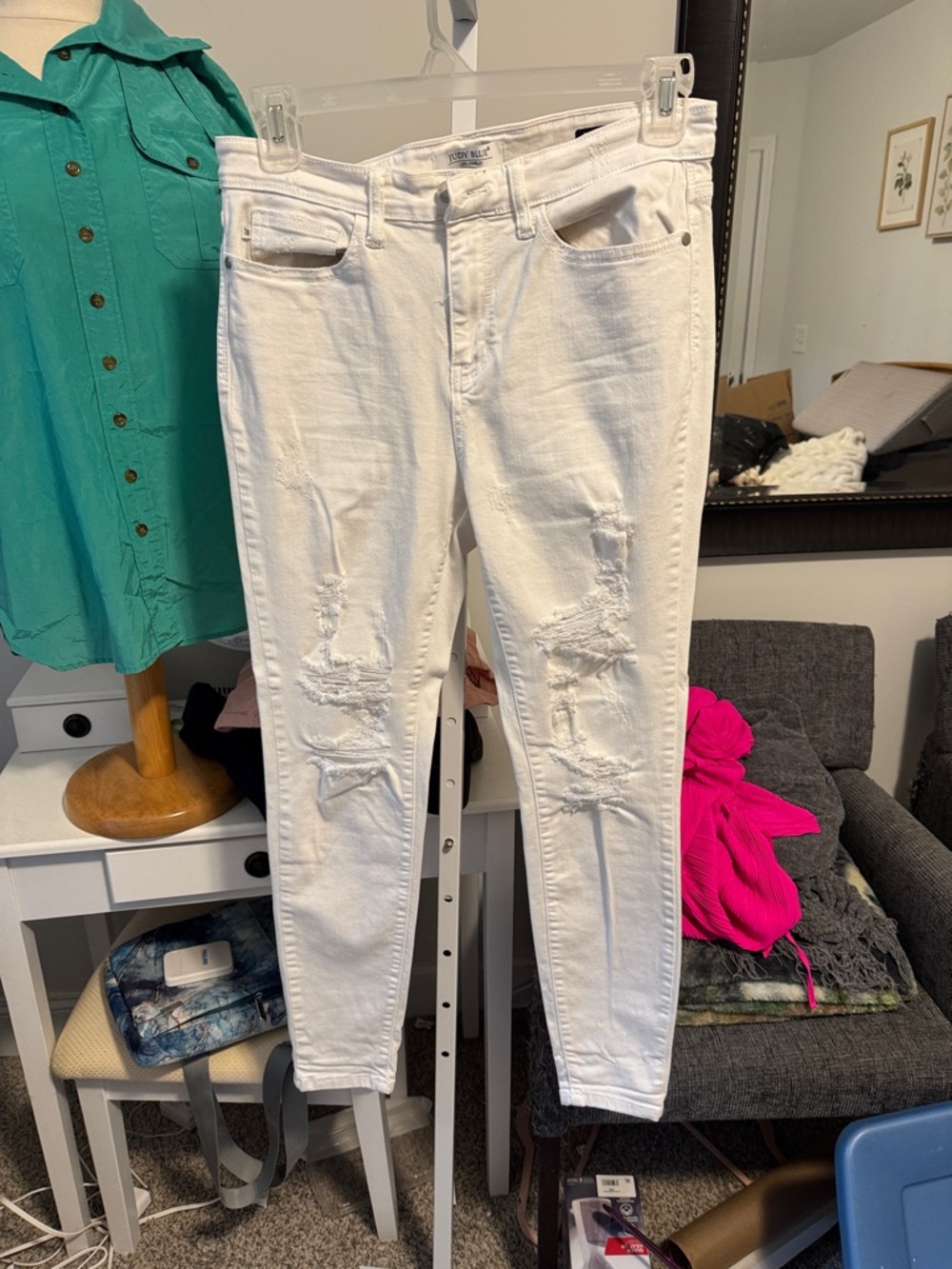 Judy Blue White Distressed Skinny Jeans